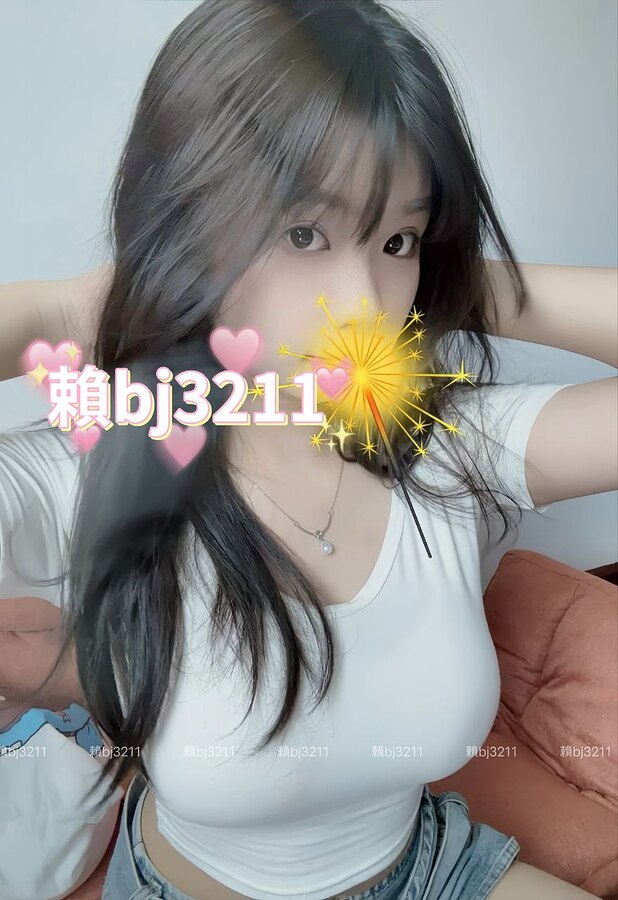 中部 白嫩甜美可人兒 (2)